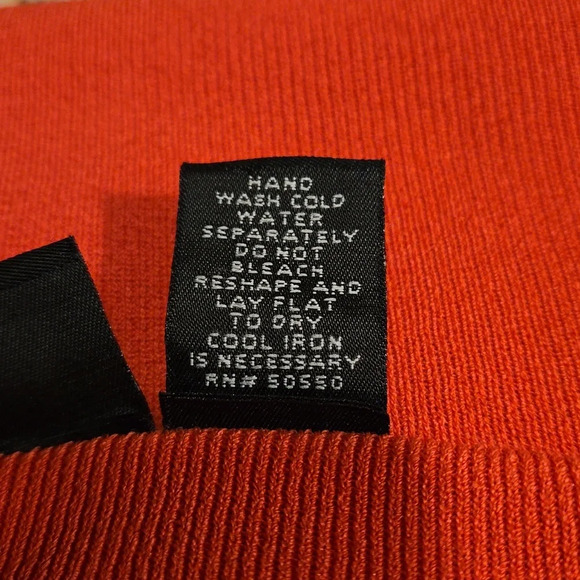 Maggie Barnes Top Stretchy Ribbed Fabric w/ Cut out Women size 2X - Picture 8 of 8